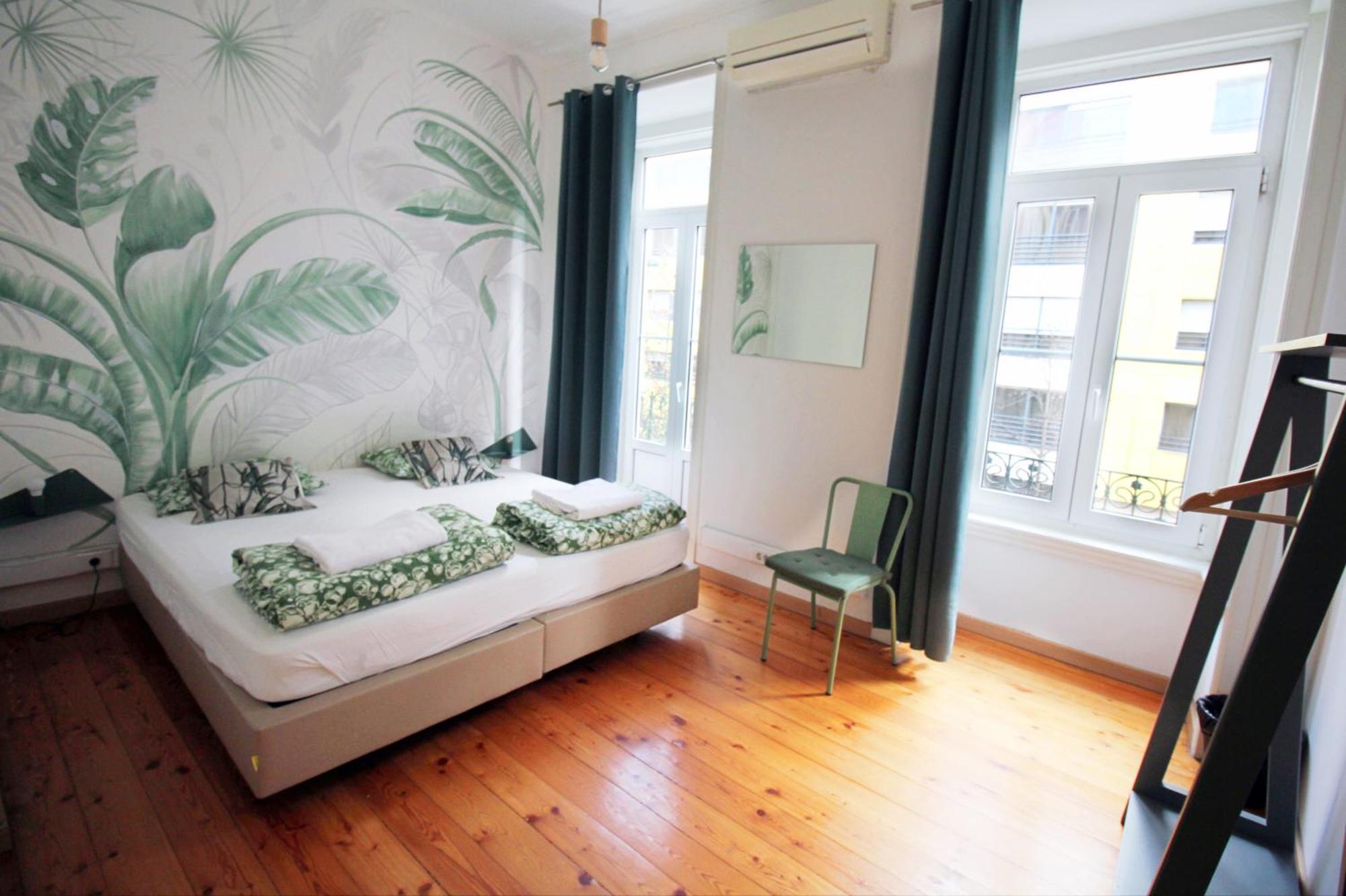 Wot Lisbon Patio Hostel Bagian luar foto