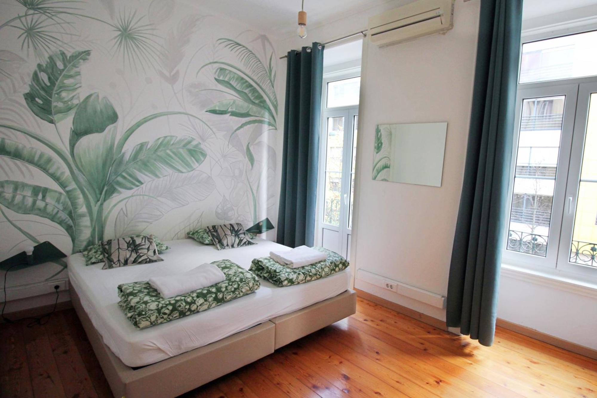 Wot Lisbon Patio Hostel Bagian luar foto