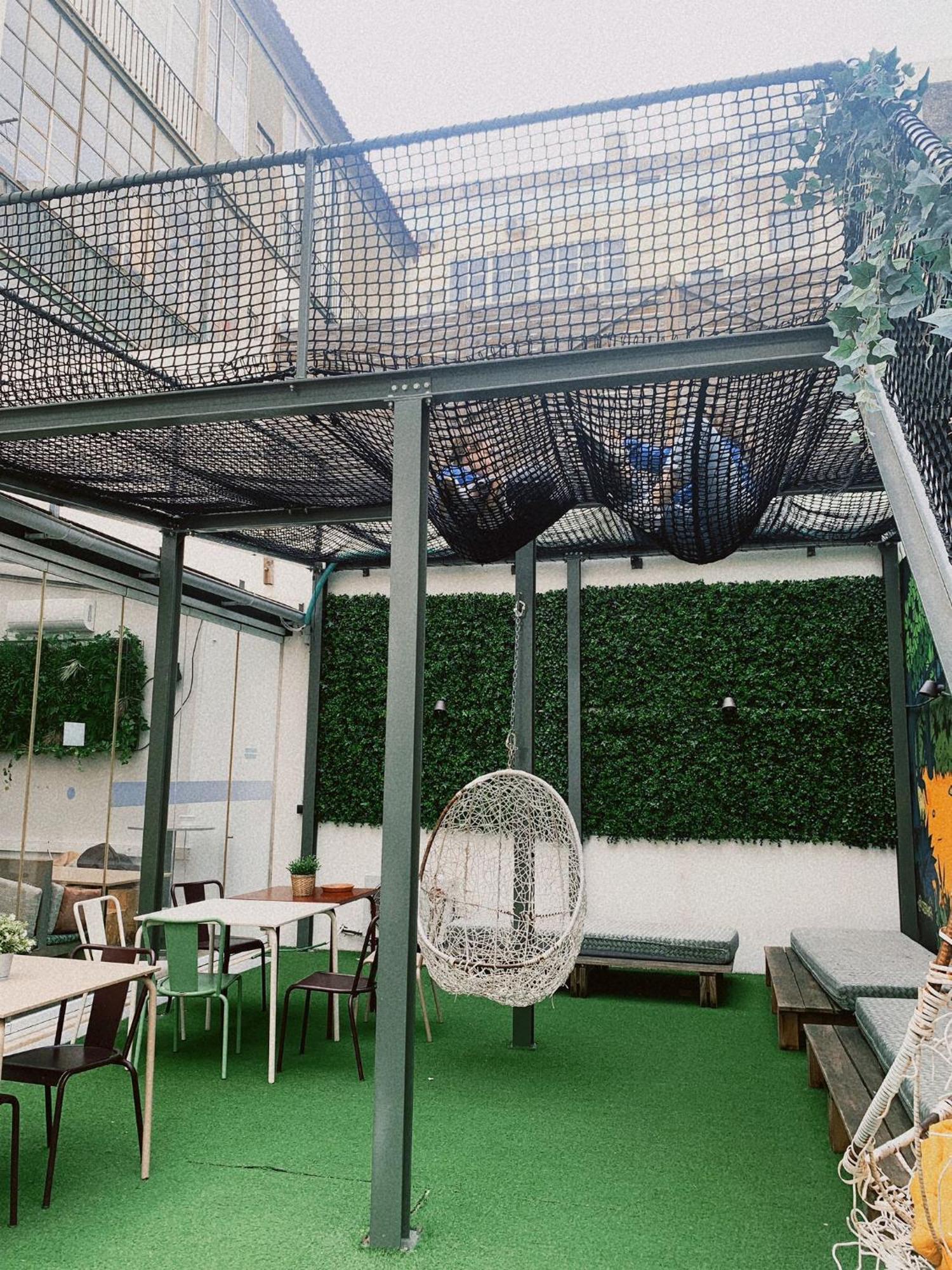 Wot Lisbon Patio Hostel Bagian luar foto