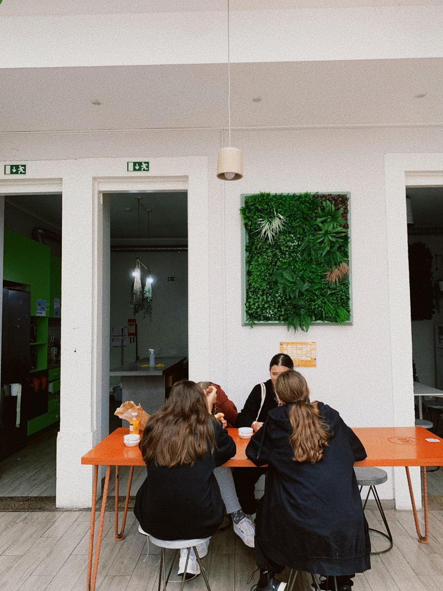 Wot Lisbon Patio Hostel Bagian luar foto
